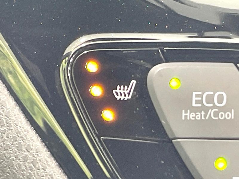 2018 Toyota C-HR DAA-ZYX10 (UW-6a2b79d783d4f)[12]