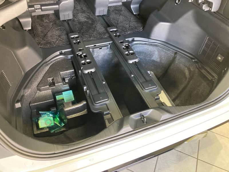 2023 Toyota Alphard Hybrid 6AA-AAHH40W (UW-6a2cc9313a3df)[15]