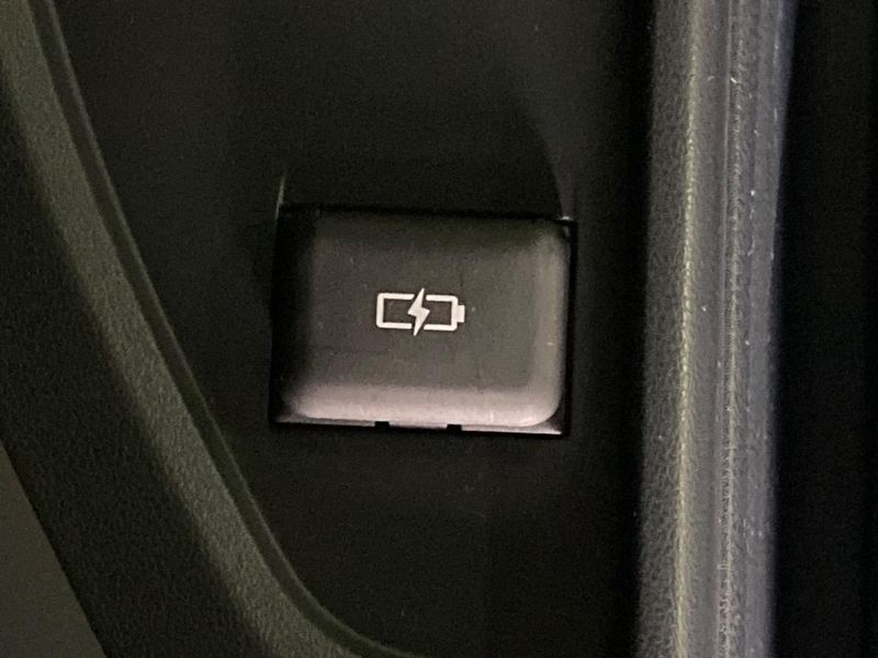 2023 Toyota Alphard Hybrid 6AA-AAHH40W (UW-6a2cc9313a3df)[18]