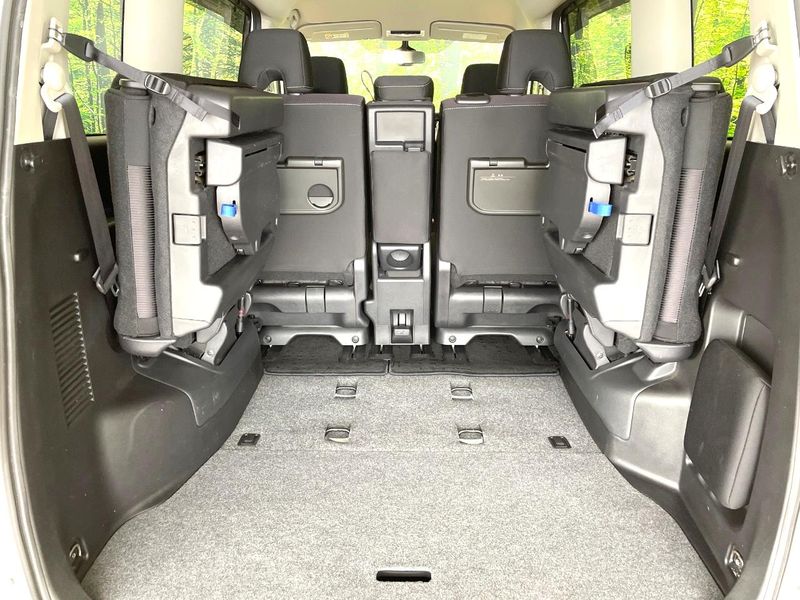 2019 Nissan Serena DAA-GFC27 (UW-6a2cc9bf57a84)[26]