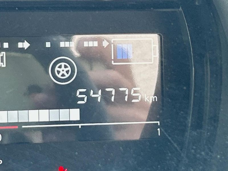 2017 Nissan Note DAA-HE12 (UW-6a2cc9e718f6c)[2]
