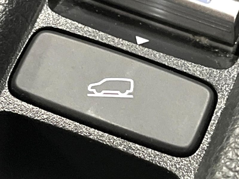 2021 Honda Vezel 6AA-RV5 (UW-6a2ccb0fe22b8)[12]