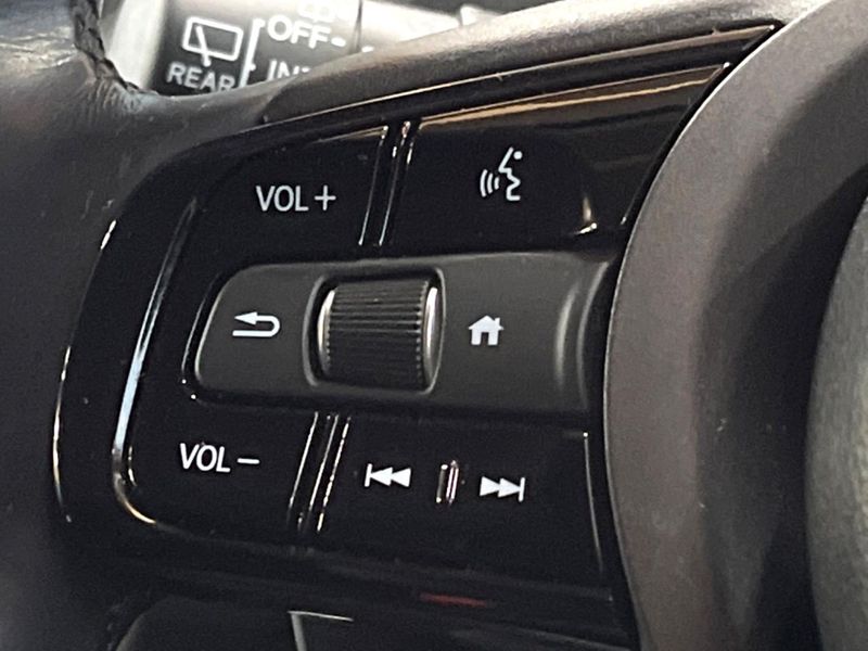 2021 Honda Vezel 6AA-RV5 (UW-6a2ccb0fe22b8)[17]