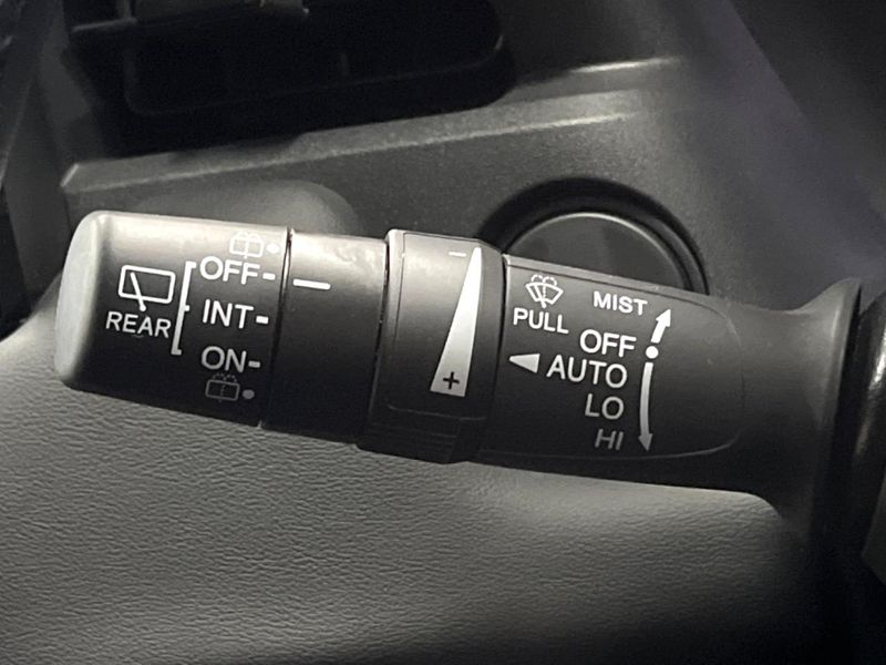 2021 Honda Vezel 6AA-RV5 (UW-6a2ccb0fe22b8)[19]
