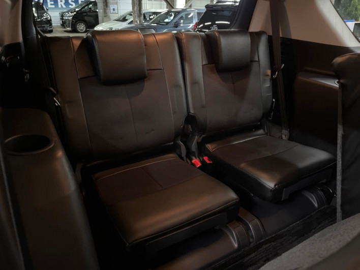 2014 Toyota Land Cruiser Prado CBA-TRJ150W (UW-6a2ccb2e6c78d)[28]