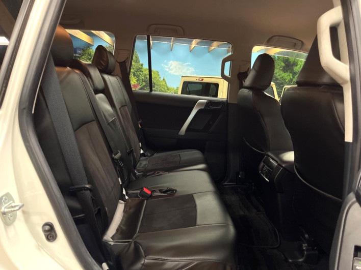 2014 Toyota Land Cruiser Prado CBA-TRJ150W (UW-6a2ccb2e6c78d)[26]