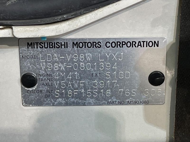 2015 Mitsubishi Pajero LDA-V98W (UW-6a2ccb38b96b9)[1]