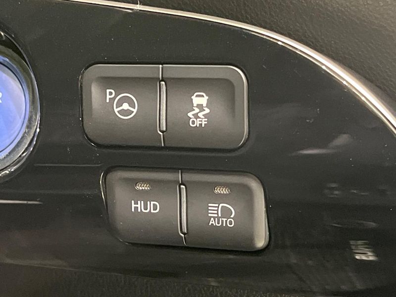 2019 Toyota Prius DAA-ZVW51 (UW-6a2ccb784b21c)[17]