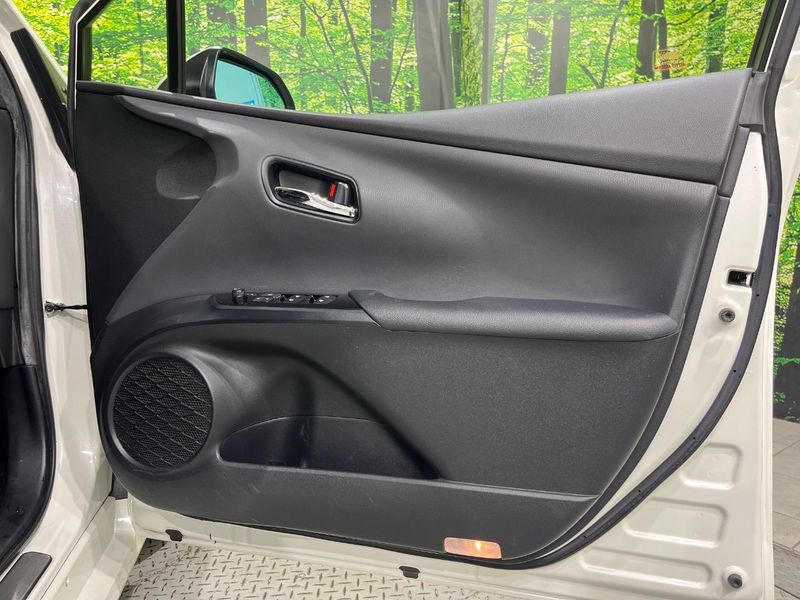 2019 Toyota Prius DAA-ZVW51 (UW-6a2ccb784b21c)[15]
