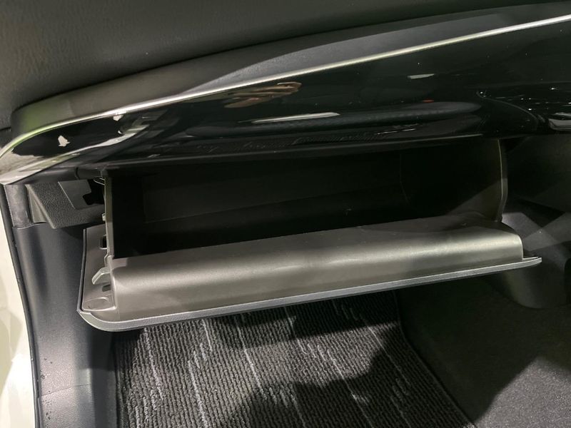 2019 Toyota Prius DAA-ZVW51 (UW-6a2ccb784b21c)[4]