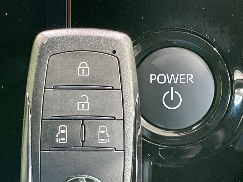 2024 Toyota Voxy 6AA-ZWR90W (UW-6a2ccb8d4dbf0)[5]