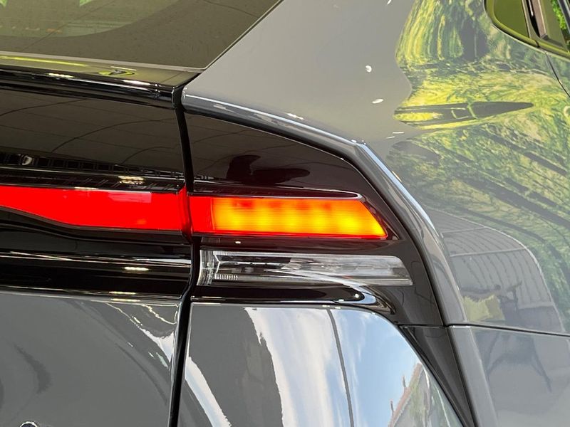 2023 Toyota Prius 6AA-MXWH60 (UW-6a2e1bd41b7e1)[29]