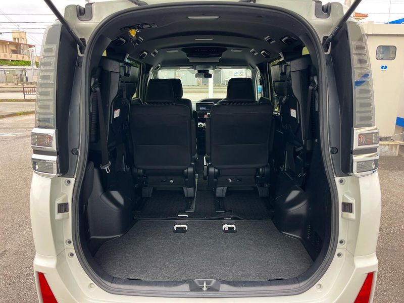 2018 Toyota Voxy DBA-ZRR80W (UW-6a2e1c50a6a72)[26]