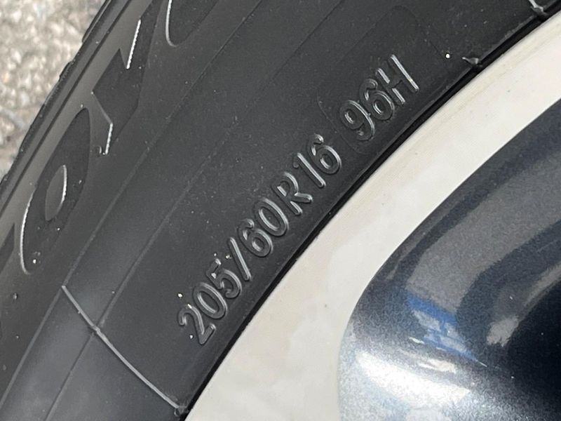 2018 Toyota Voxy DBA-ZRR80W (UW-6a2e1c50a6a72)[12]