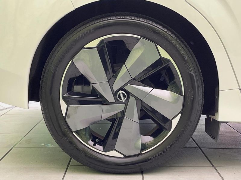 2022 Nissan Aura 6AA-FE13 (UW-6a2f6c0e7016b)[20]