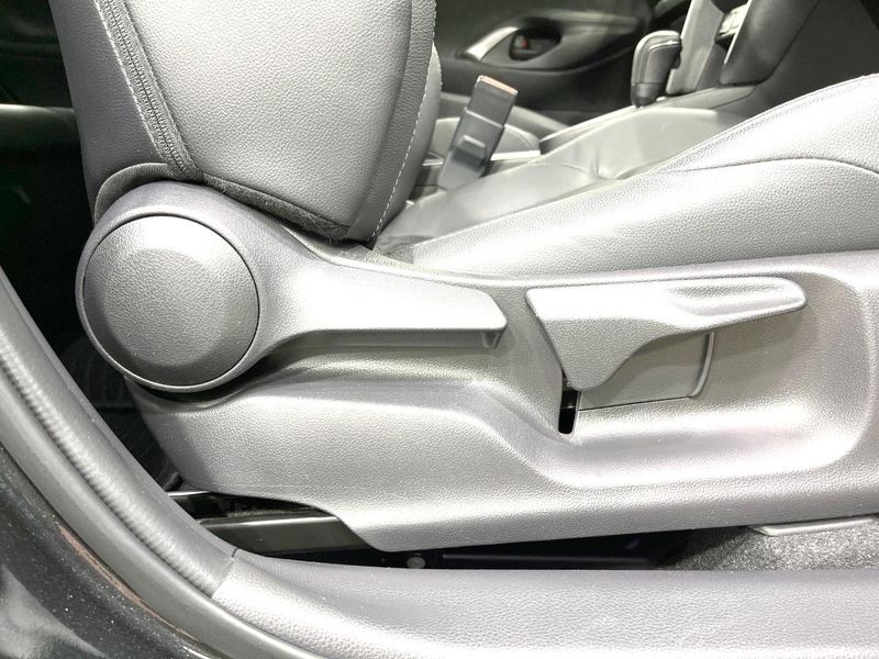 2024 Toyota Yaris Cross 6AA-MXPJ10 (UW-6a2f6cfee8fef)[11]