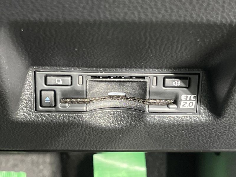 2025 Toyota Yaris Cross 6AA-MXPJ10 (UW-6a2f6d0057c42)[8]
