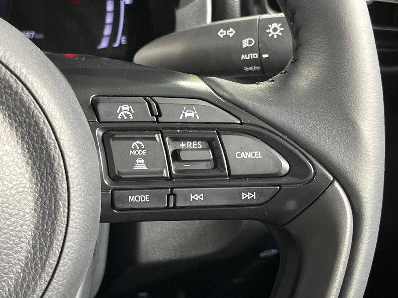 2025 Toyota Yaris Cross 6AA-MXPJ10 (UW-6a2f6d0057c42)[10]