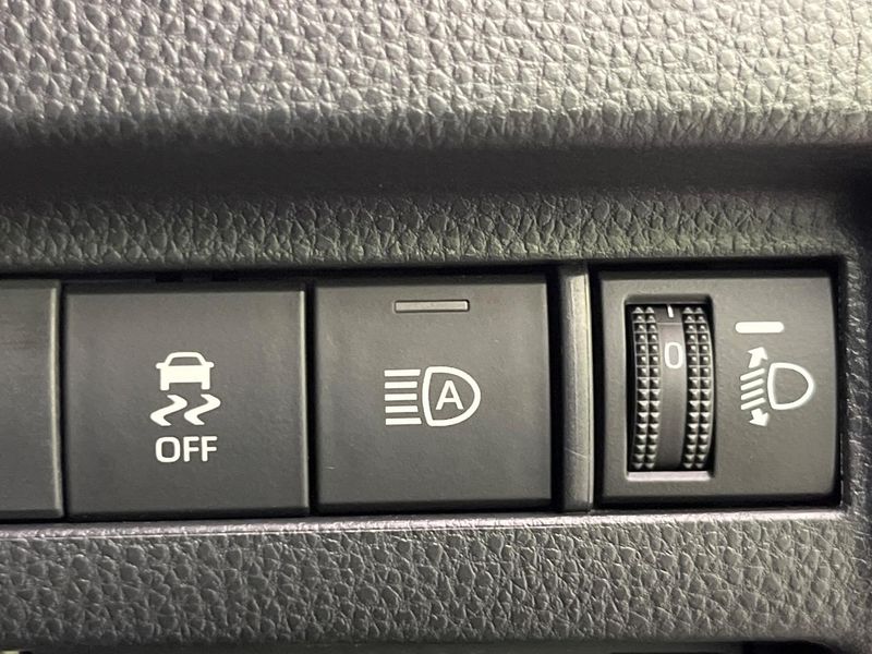 2022 Toyota Harrier 6BA-MXUA80 (UW-6a2f6d0d46f28)[8]