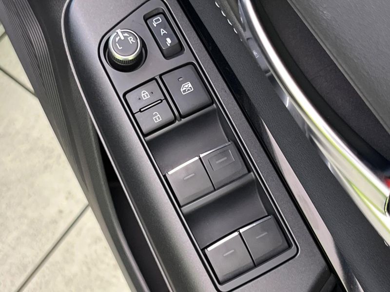 2022 Toyota Harrier 6BA-MXUA80 (UW-6a2f6d0d46f28)[6]