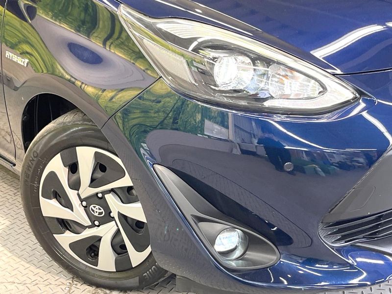 2019 Toyota Aqua DAA-NHP10 (UW-6a2f6d1fc1b5e)[14]
