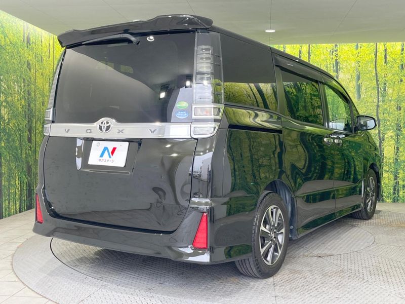 2018 Toyota Voxy DBA-ZRR80W (UW-6a2f6d7bef0d5)[8]