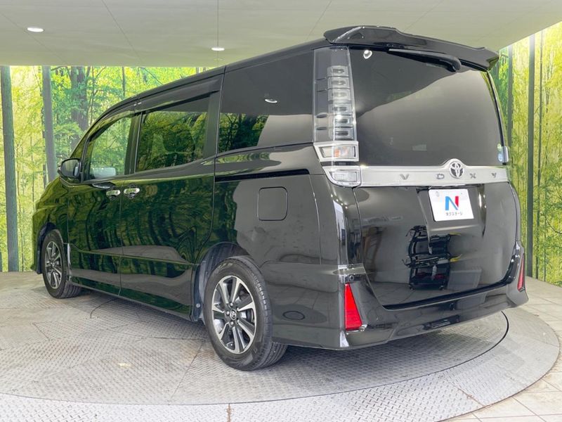 2018 Toyota Voxy DBA-ZRR80W (UW-6a2f6d7bef0d5)[6]