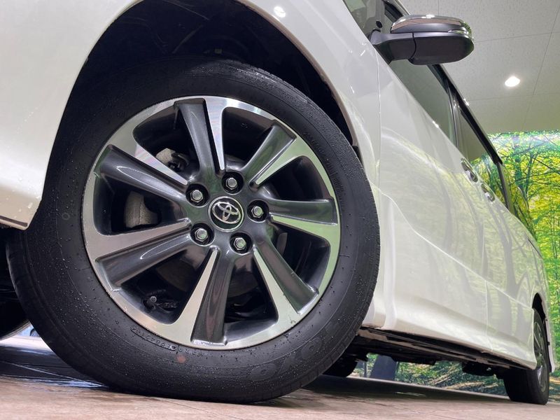 2018 Toyota Voxy DBA-ZRR80W (UW-6a2f6d7ce34be)[18]