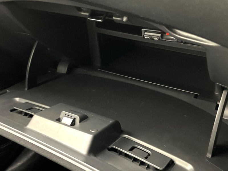 2017 Nissan Note DAA-HE12 (UW-6a30bdfeaf988)[20]