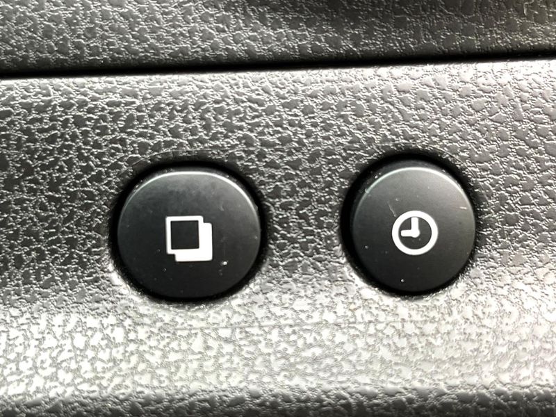 2017 Nissan Note DAA-HE12 (UW-6a30bdfeaf988)[9]