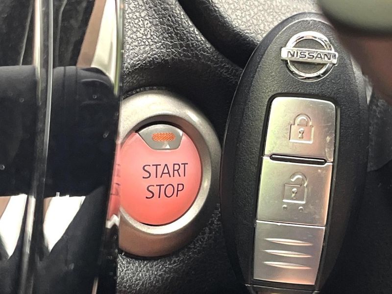 2017 Nissan Note DAA-HE12 (UW-6a30bdfeaf988)[15]