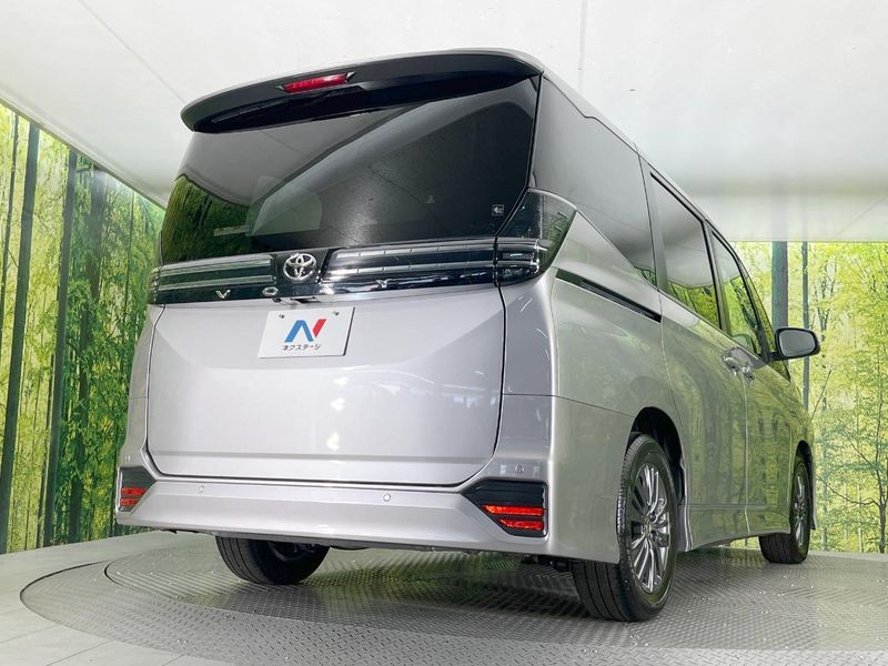 2023 Toyota Voxy 6BA-MZRA90W (UW-6a30befcdfbc3)[20]