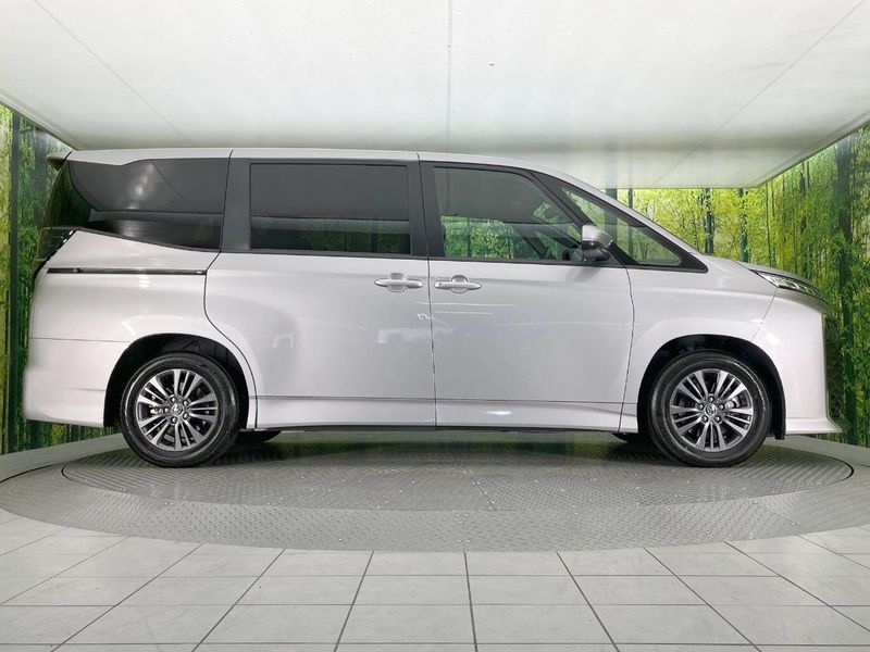 2023 Toyota Voxy 6BA-MZRA90W (UW-6a30befcdfbc3)[21]