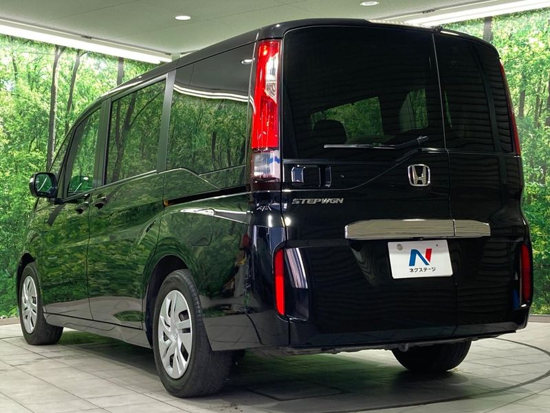 2016 Honda Step Wagon DBA-RP1 (UW-6a30bf26d94cd)[23]