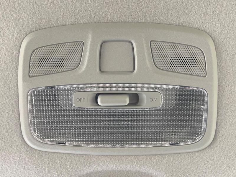 2024 Suzuki Swift 5AA-ZDEDS (UW-6a30bf737bd31)[26]