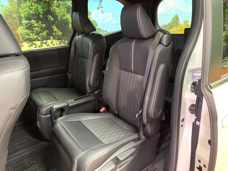 2024 Toyota Noah 6AA-ZWR90W (UW-6a30bfab23aef)[10]