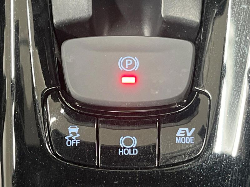 2017 Toyota C-HR DAA-ZYX10 (UW-6a30bfb04284e)[17]