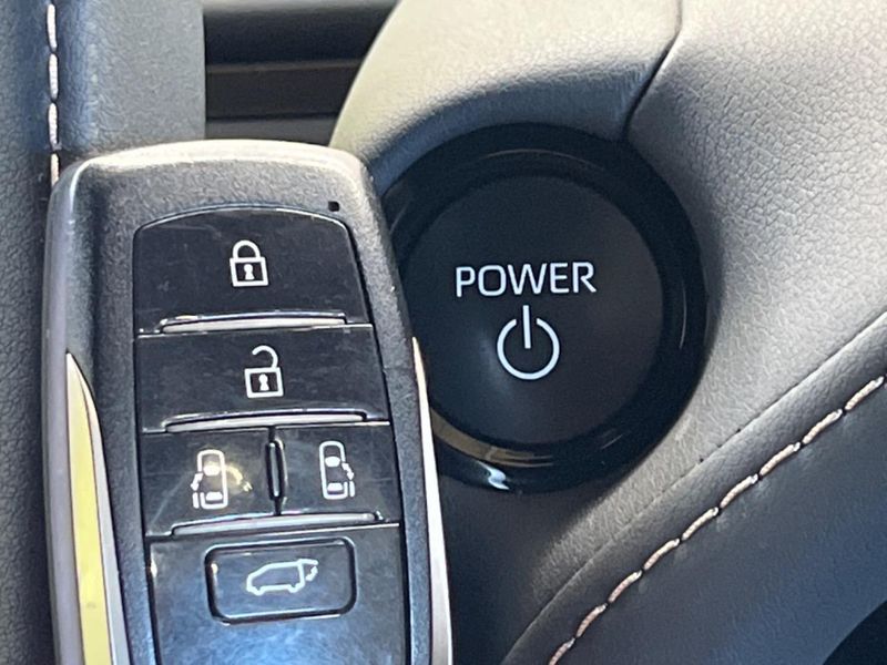 2024 Toyota Vellfire Hybrid 6AA-AAHH40W (UW-6a320f524e942)[19]