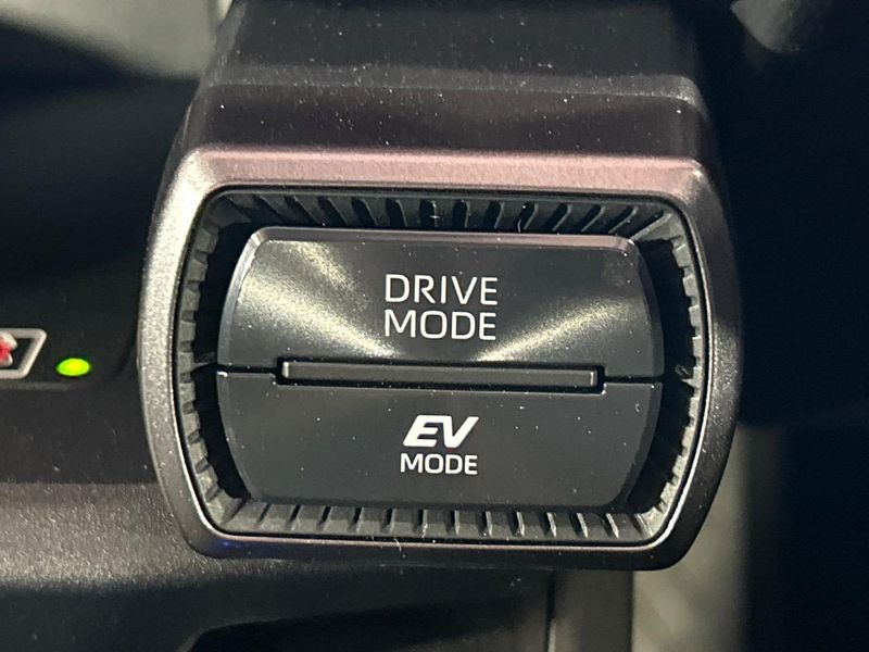 2026 Toyota RAV4 6AA-AXAN64 (UW-6a320f7b4ce73)[22]