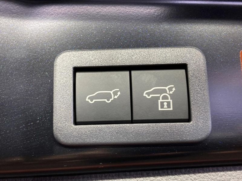 2026 Toyota RAV4 6AA-AXAN64 (UW-6a320f7b57241)[29]