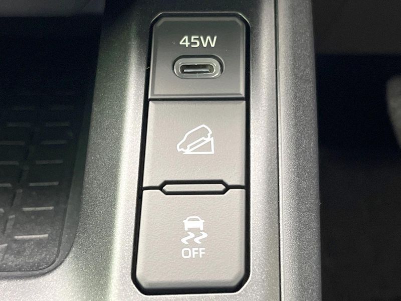 2026 Toyota RAV4 6AA-AXAN64 (UW-6a320f7b59e42)[25]