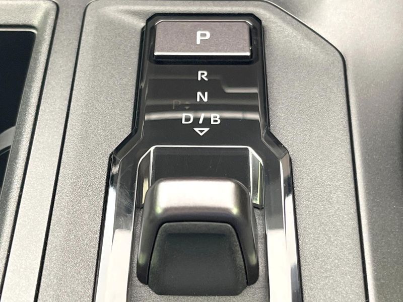 2026 Toyota RAV4 6AA-AXAN64 (UW-6a320f7b59e42)[24]