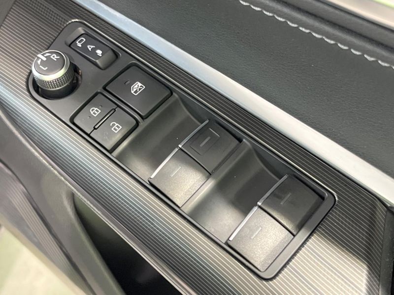 2021 Toyota Harrier Hybrid 6AA-AXUH80 (UW-6a320f7f0b729)[17]