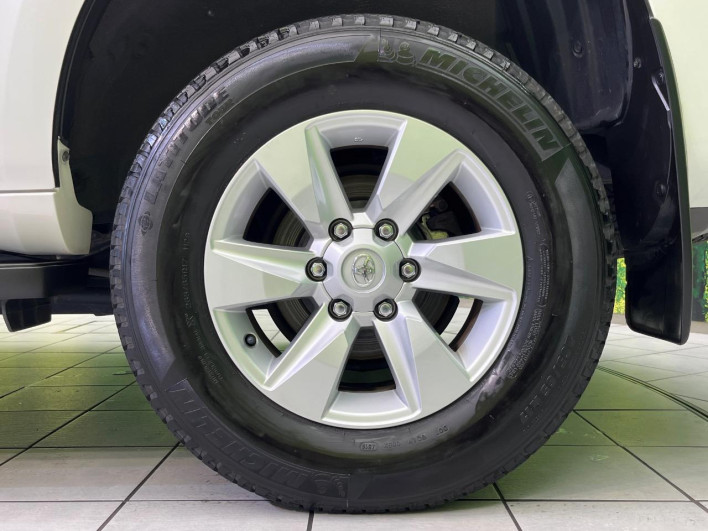 2020 Toyota Land Cruiser Prado LDA-GDJ150W (UW-6a320fdb32d73)[19]