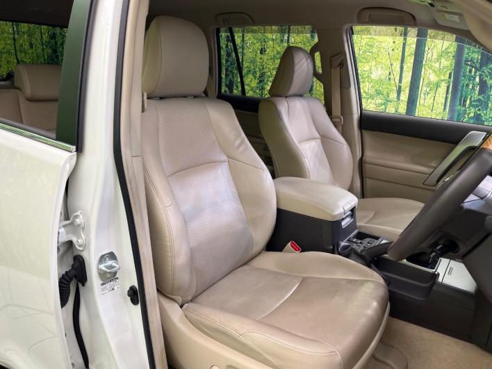 2020 Toyota Land Cruiser Prado LDA-GDJ150W (UW-6a320fdb32d73)[24]