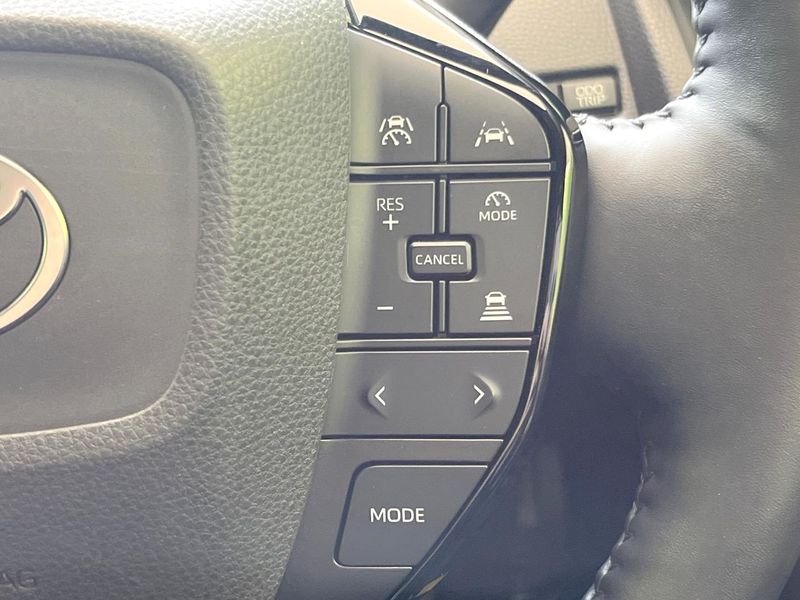 2023 Toyota Prius 6AA-MXWH60 (UW-6a32112348902)[20]
