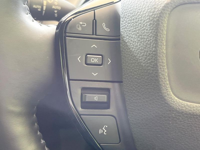 2023 Toyota Prius 6AA-MXWH60 (UW-6a32112348902)[21]