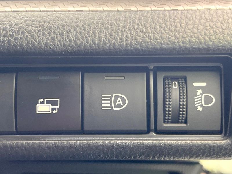 2023 Toyota Prius 6AA-MXWH60 (UW-6a32112348902)[17]