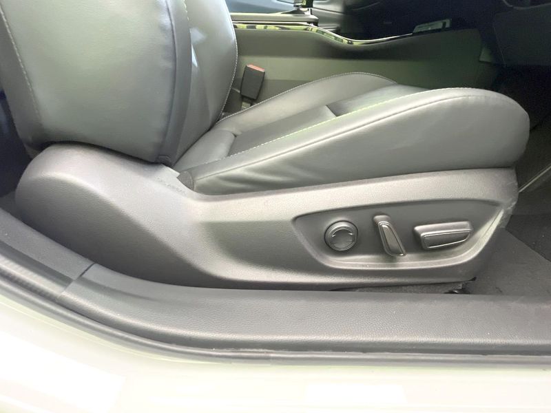 2023 Toyota Prius 6AA-MXWH60 (UW-6a32112348902)[15]
