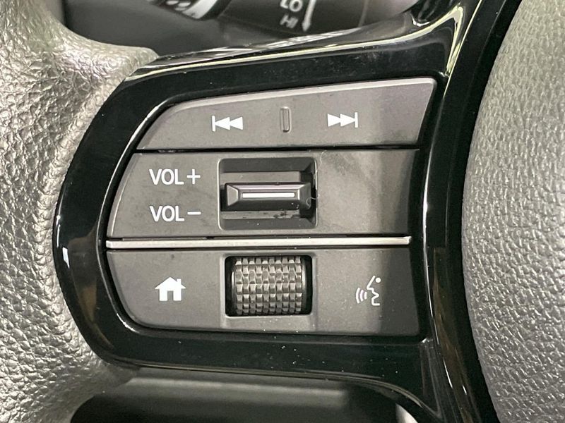 2023 Honda N-BOX CUSTOM 6BA-JF5 (UW-6a33603d241fa)[25]